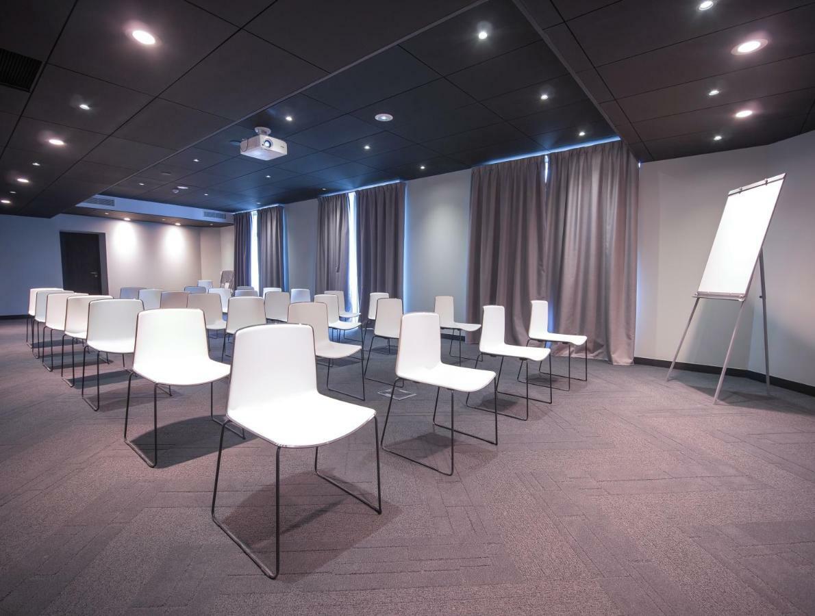 Le Magic Hotel & Spa Vitré Εξωτερικό φωτογραφία